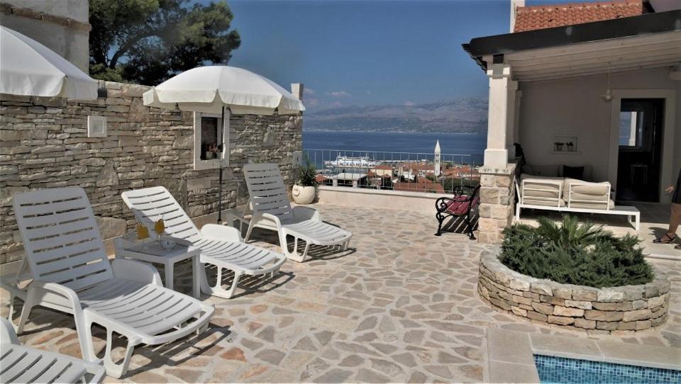 Villa Aries Supetar Exterior photo