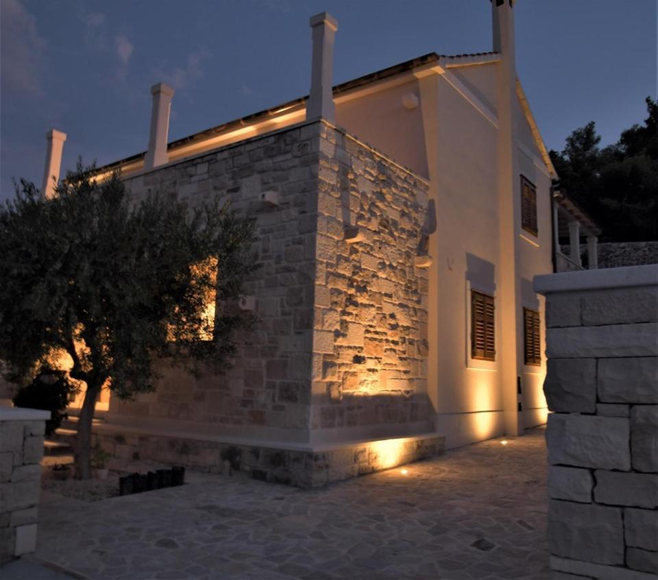 Villa Aries Supetar Exterior photo